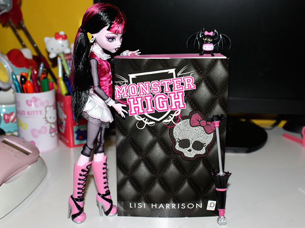 Monster High mini Draculaura antiga - Escorrega o Preço