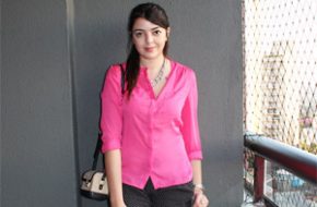 Look do dia: Camisa pink, Maquiagem Virtual Mary Kay, iPad do Just Lia