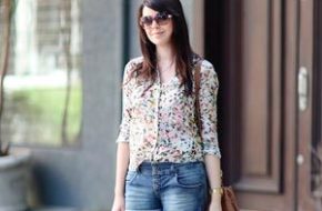 Look do dia: Short jeans e camisa estampada