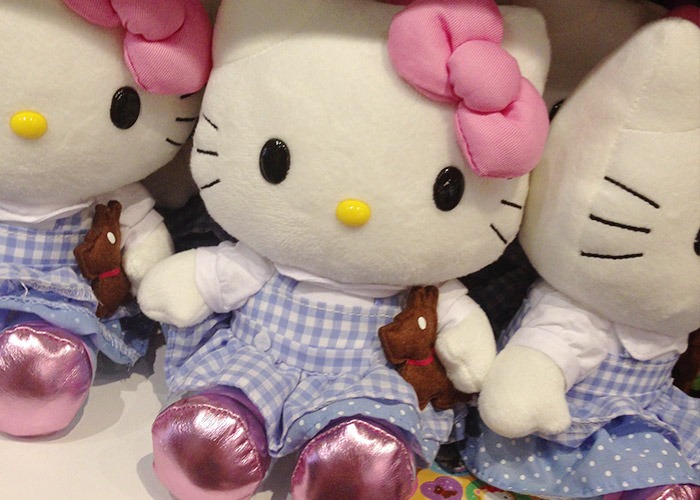 Pelúcia da Hello Kitty como Dorothy