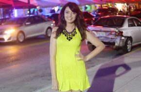 Look do dia: Renda neon