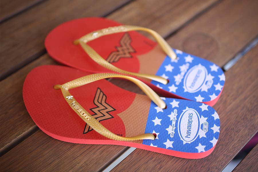 mulher-maravilha-havaianas-001