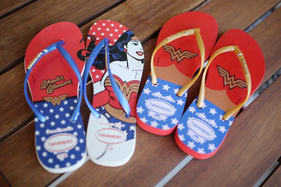 mulher-maravilha-havaianas-003