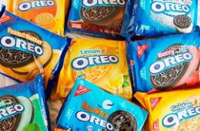 Provando sabores diferentes de Oreo