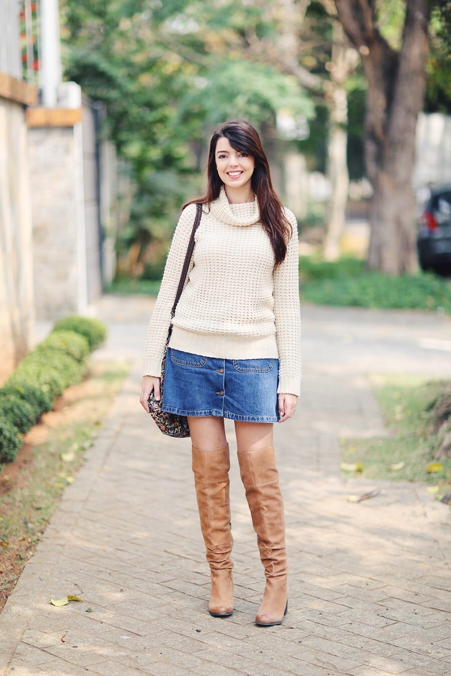 look saia jeans e bota