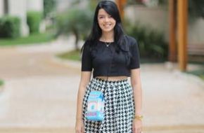 Look do dia: Saia midi com tênis