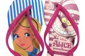 Havaianas e Melissas de “Alice no País das Maravilhas”