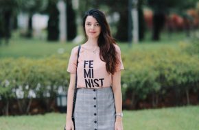 Look: Camisa xadrez e jaqueta de couro - Bianca Schultz