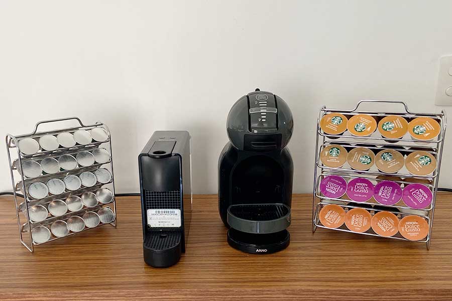 Qual MELHOR CAFETEIRA ELÉTRICA DE CAPSULA ?  Nespresso vs. Dolce Gusto vs.  Três Corações 